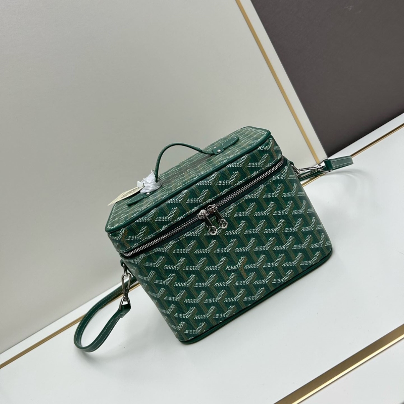Go*ard cosmetic bags